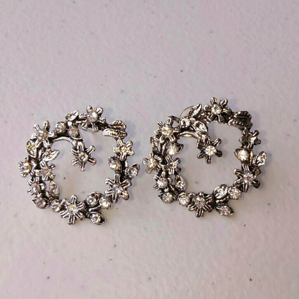 NWOT Cute oxidised silver earrings.